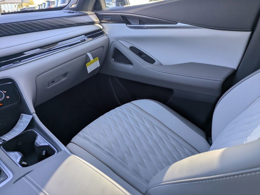 New 2026 INFINITI QX60 Autograph w/ Dark Cargo Package image 18