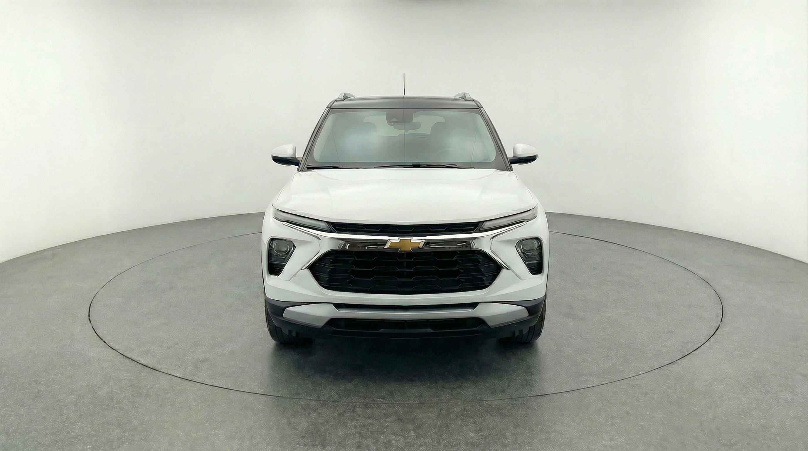 Used 2025 Chevrolet TrailBlazer LT image 2