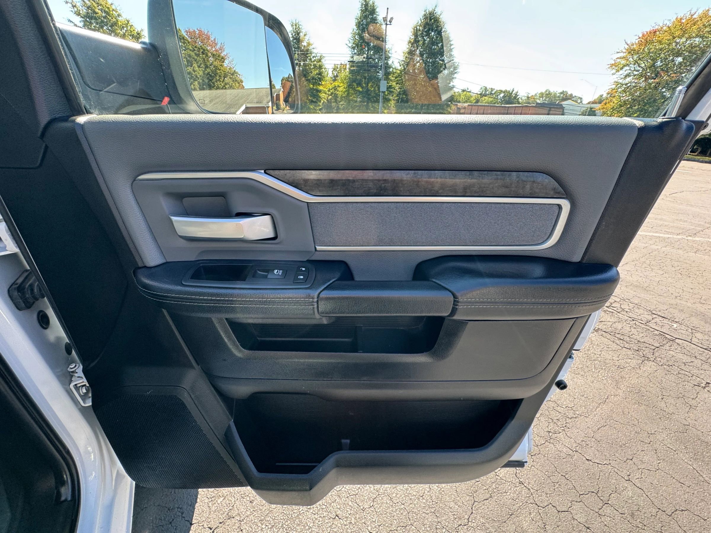 Used 2019 RAM 3500 Lone Star image 23