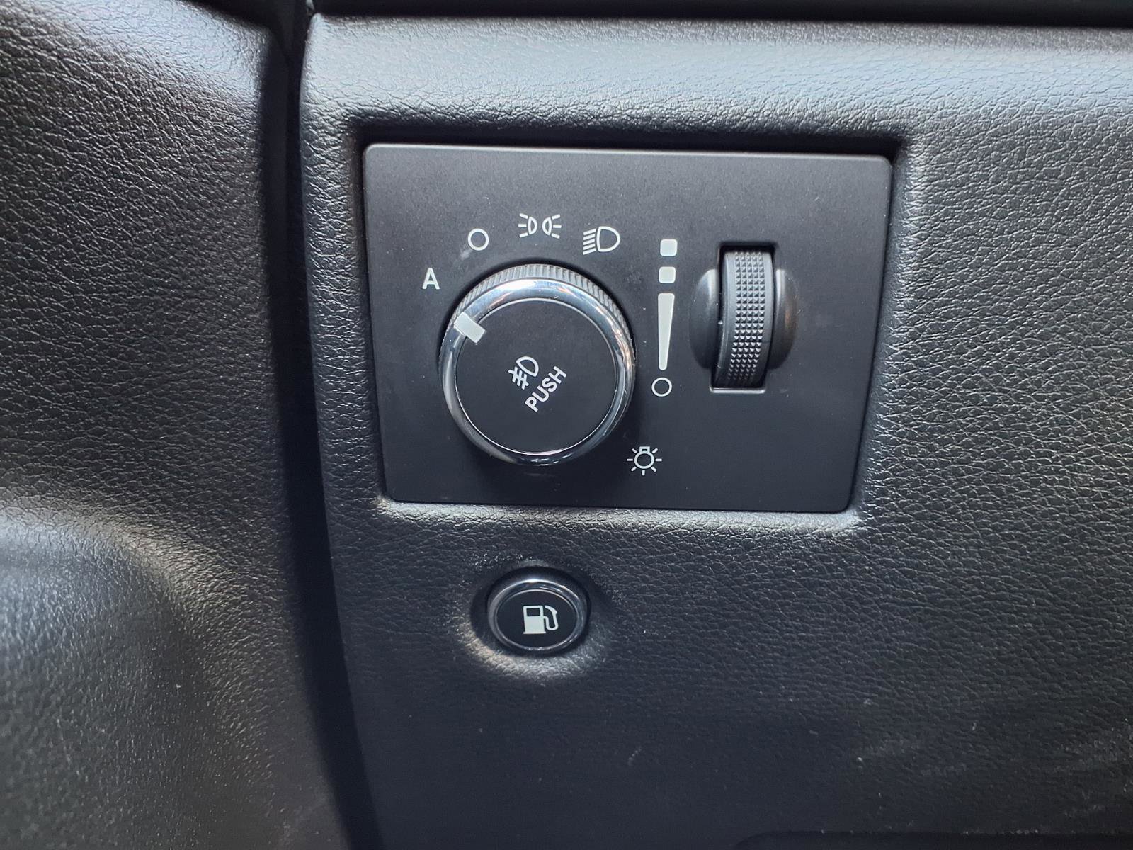 Used 2015 Jeep Grand Cherokee Laredo w/ Quick Order Package 23E image 16