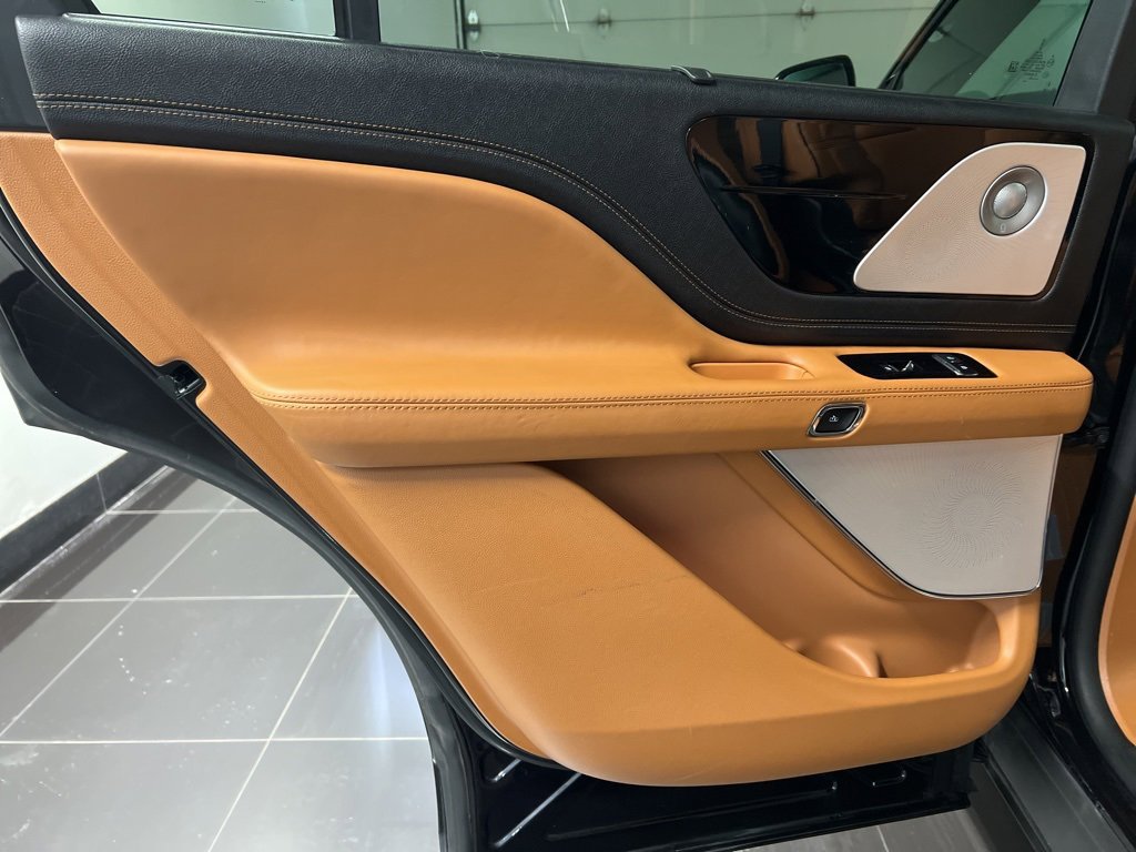 Certified 2023 Lincoln Aviator Black Label w/ Jet Package image 36