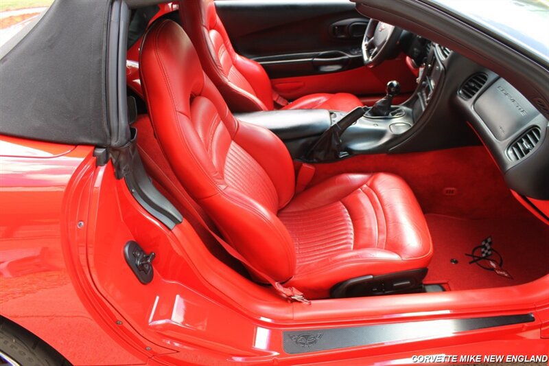 Used 2001 Chevrolet Corvette Coupe w/ Preferred Equipment Group2 RWD image 21