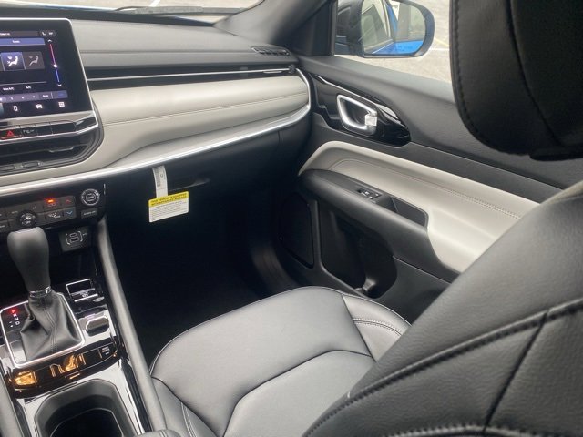 New 2026 Jeep Compass Limited image 34