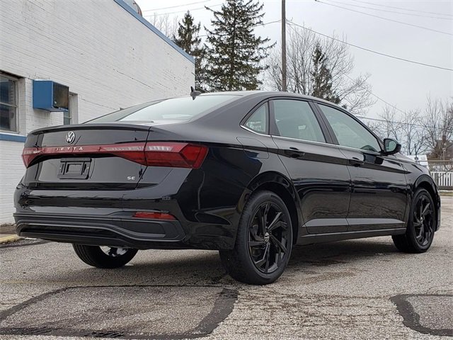 New 2026 Volkswagen Jetta SE image 3