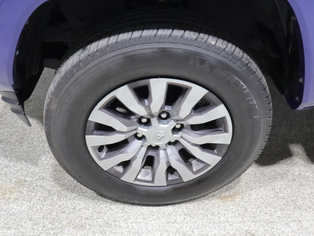 Certified 2023 Toyota Tacoma SR5 AWD/4WD image 10