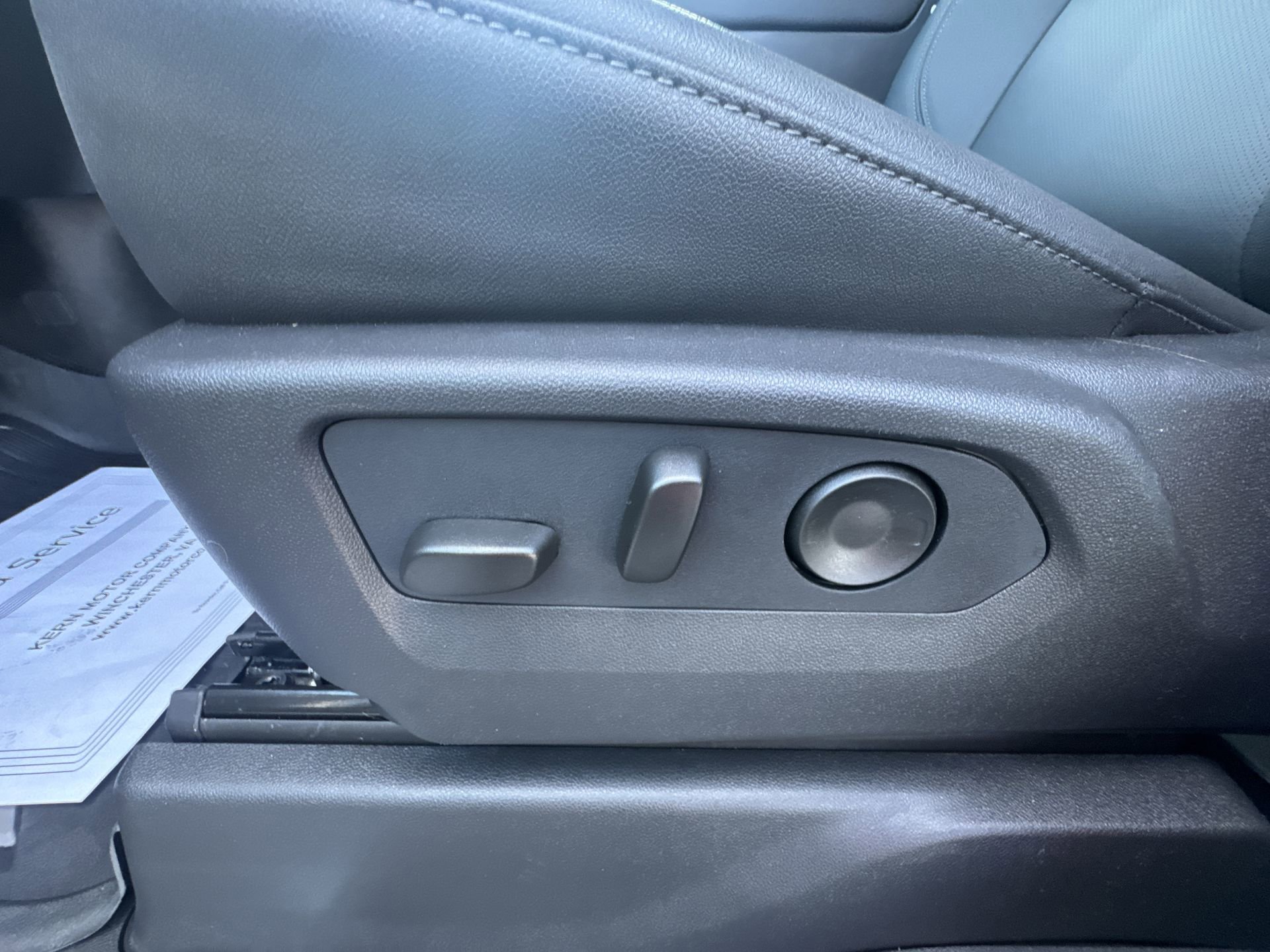 New 2026 GMC Sierra 2500 SLT w/ SLT Convenience Package image 14