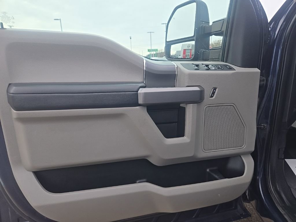 Used 2019 Ford F250 XLT w/ XLT Premium Package image 14