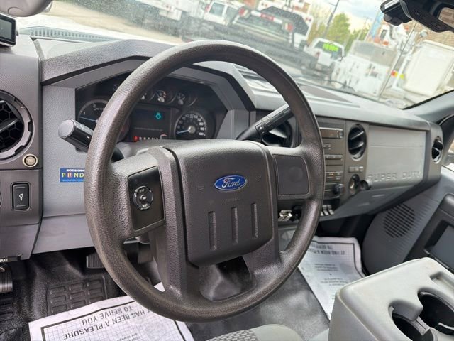 Used 2014 Ford F550 4x4 Regular Cab Super Duty image 14