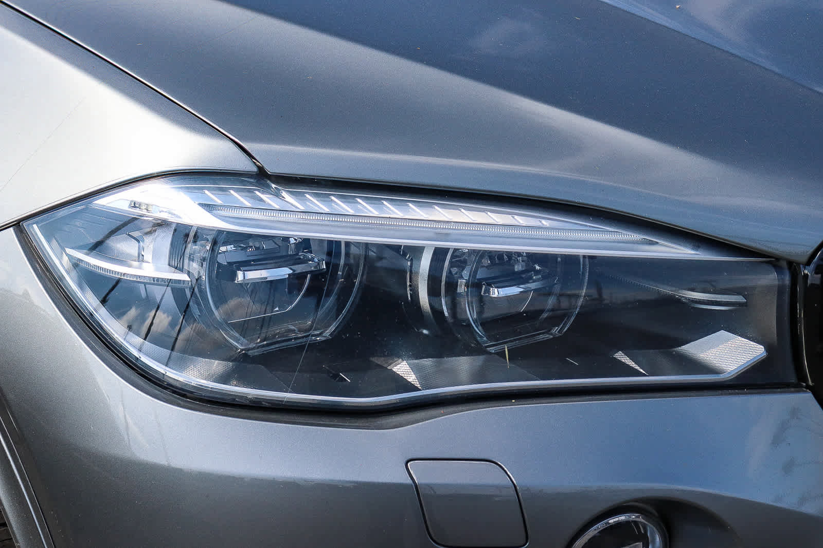 Used 2016 BMW X5 M image 2