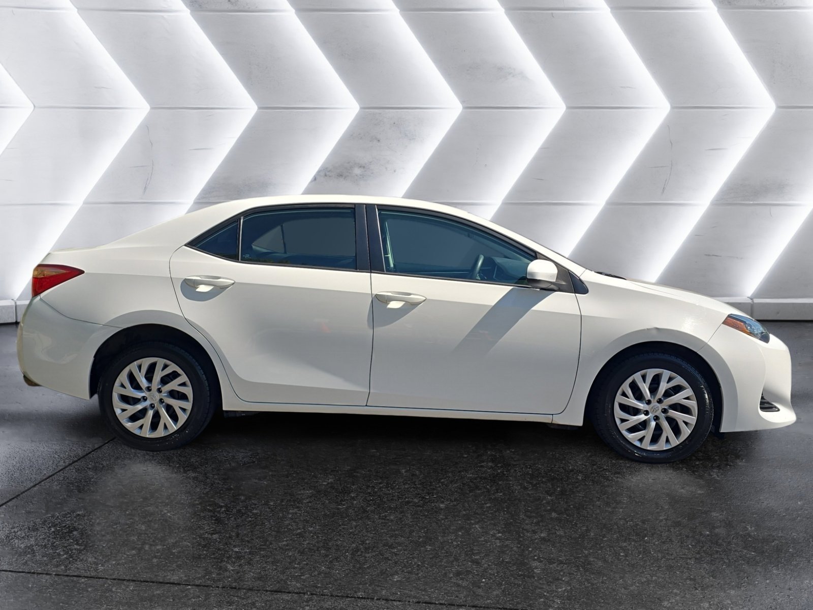 Used 2019 Toyota Corolla LE FWD image 6