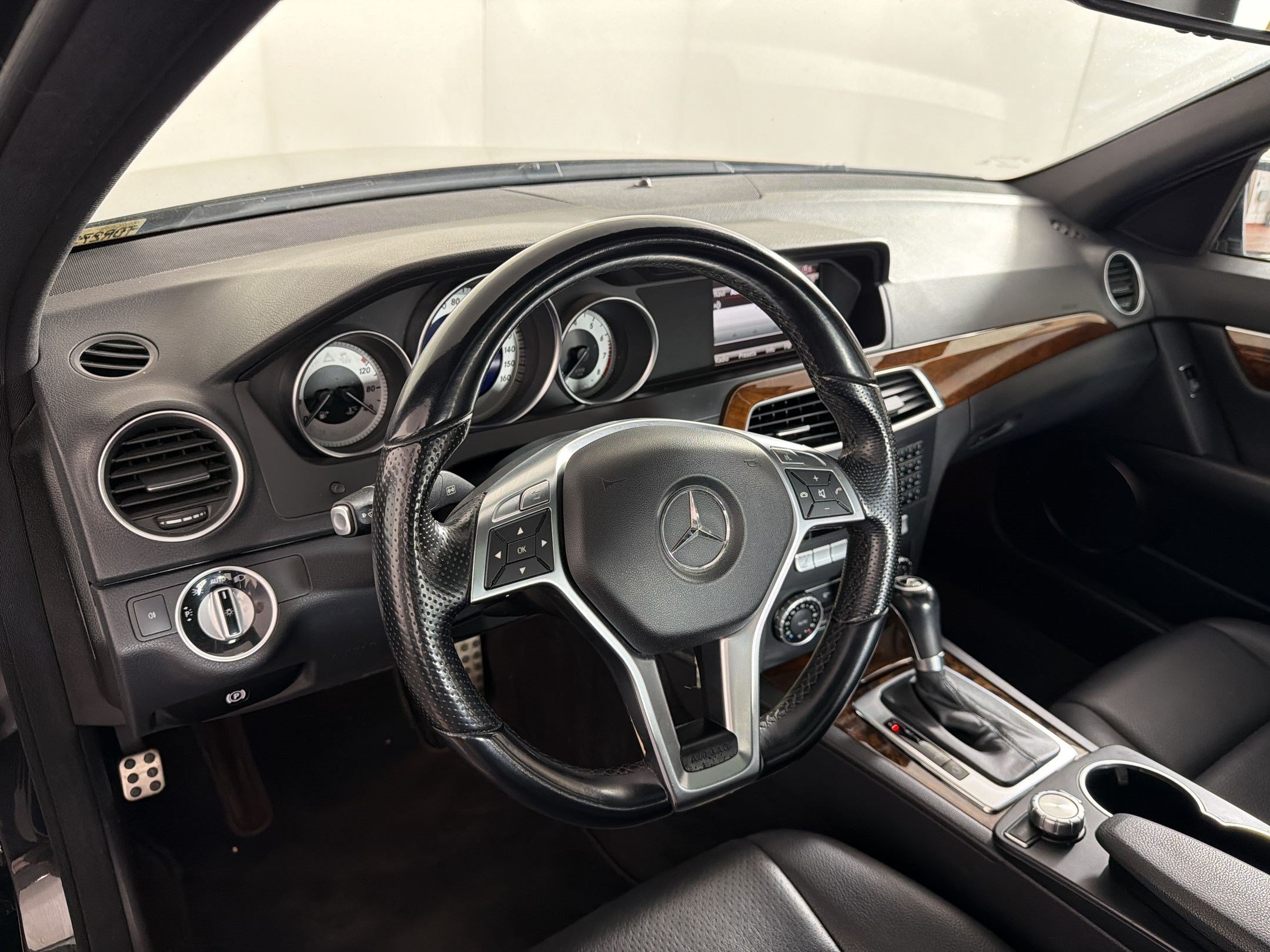 Used 2013 Mercedes-Benz C 300 4MATIC Sedan image 4
