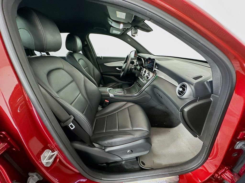 Used 2020 Mercedes-Benz GLC 300 image 27