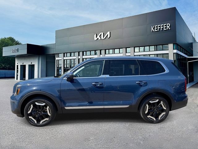 Certified 2025 Kia Telluride S image 5