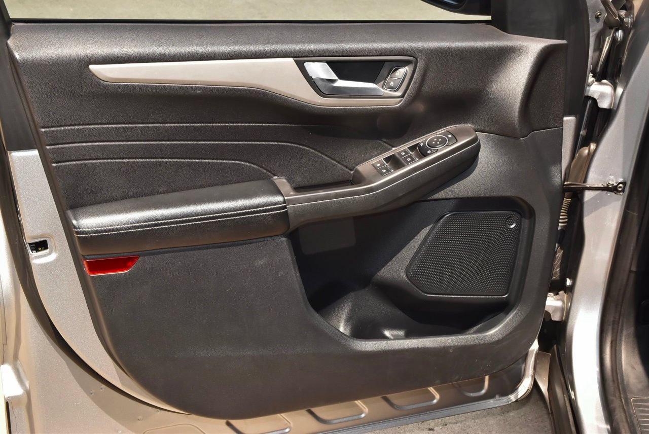 Used 2021 Ford Escape SE w/ SE Sport Appearance Package FWD image 35
