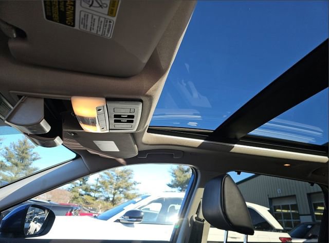 Used 2023 Nissan Rogue SV w/ SV Premium B Package image 9