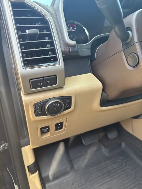 Used 2020 Ford F150 Lariat w/ Equipment Group 502A Luxury image 21