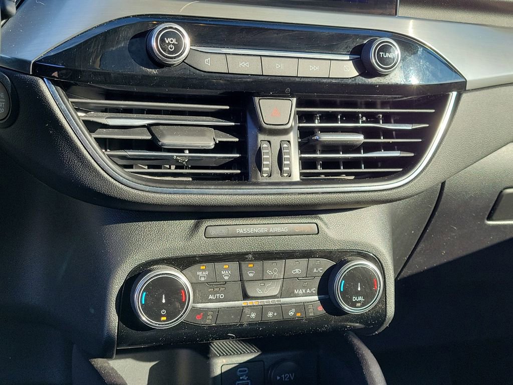 Certified 2022 Ford Escape Titanium w/ Class II Trailer Tow Package image 28