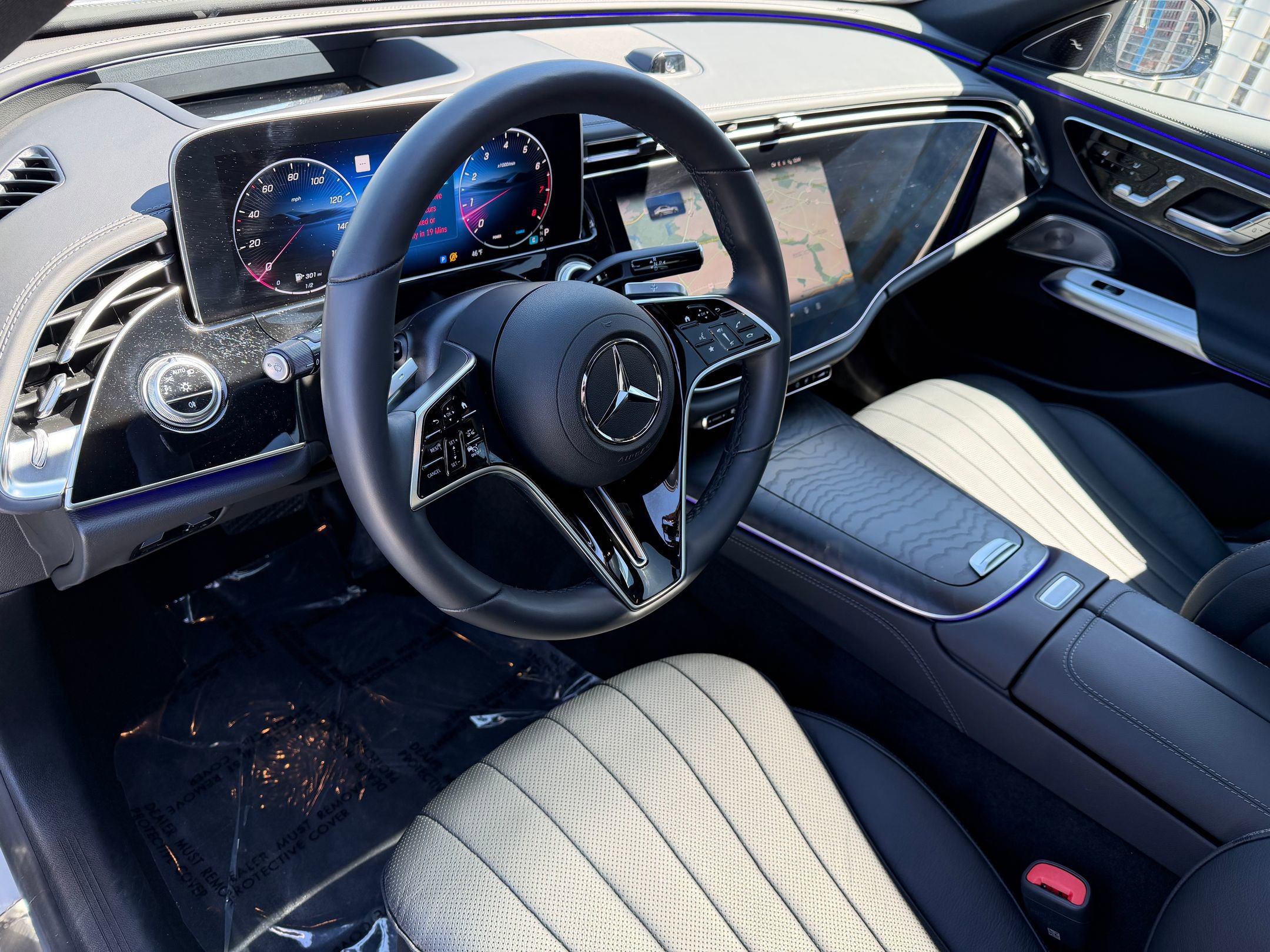 Used 2025 Mercedes-Benz E 350 4MATIC Sedan image 4