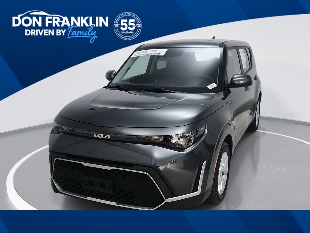Used 2025 Kia Soul LX FWD image 1