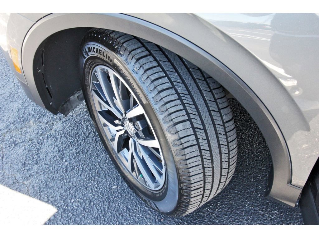 Used 2021 Volkswagen Tiguan S FWD image 36