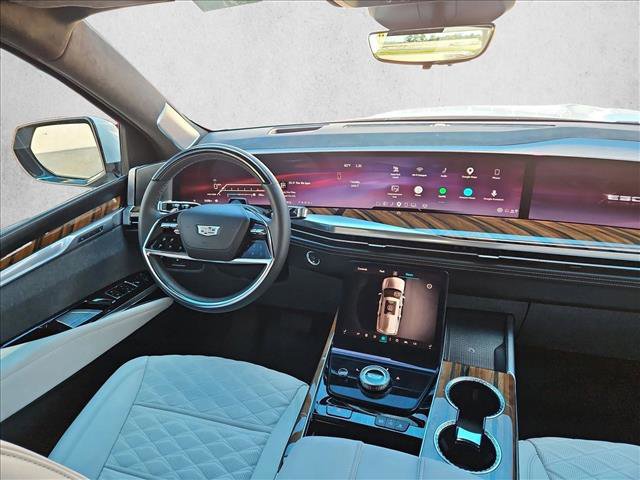 Used 2025 Cadillac Escalade Sport Platinum w/ LPO, ONYX Package AWD/4WD image 3