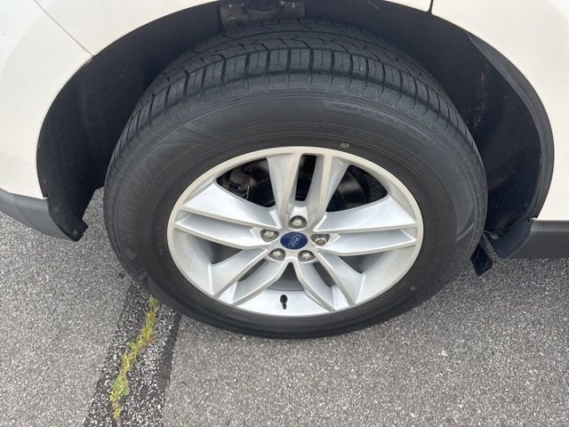 Used 2017 Ford Edge SEL w/ Equipment Group 201A AWD/4WD image 9