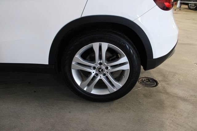 Used 2020 Mercedes-Benz GLA 250 4MATIC w/ Premium Package image 34