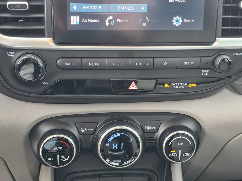 Used 2022 Hyundai Venue SEL image 22