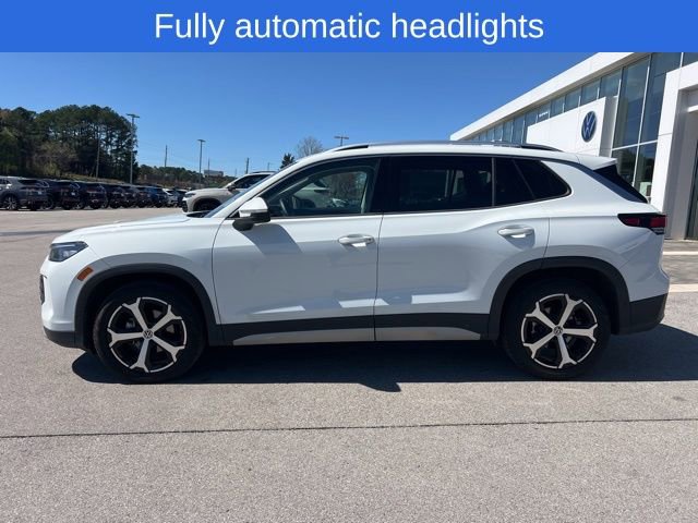 Certified 2025 Volkswagen Tiguan SE image 10