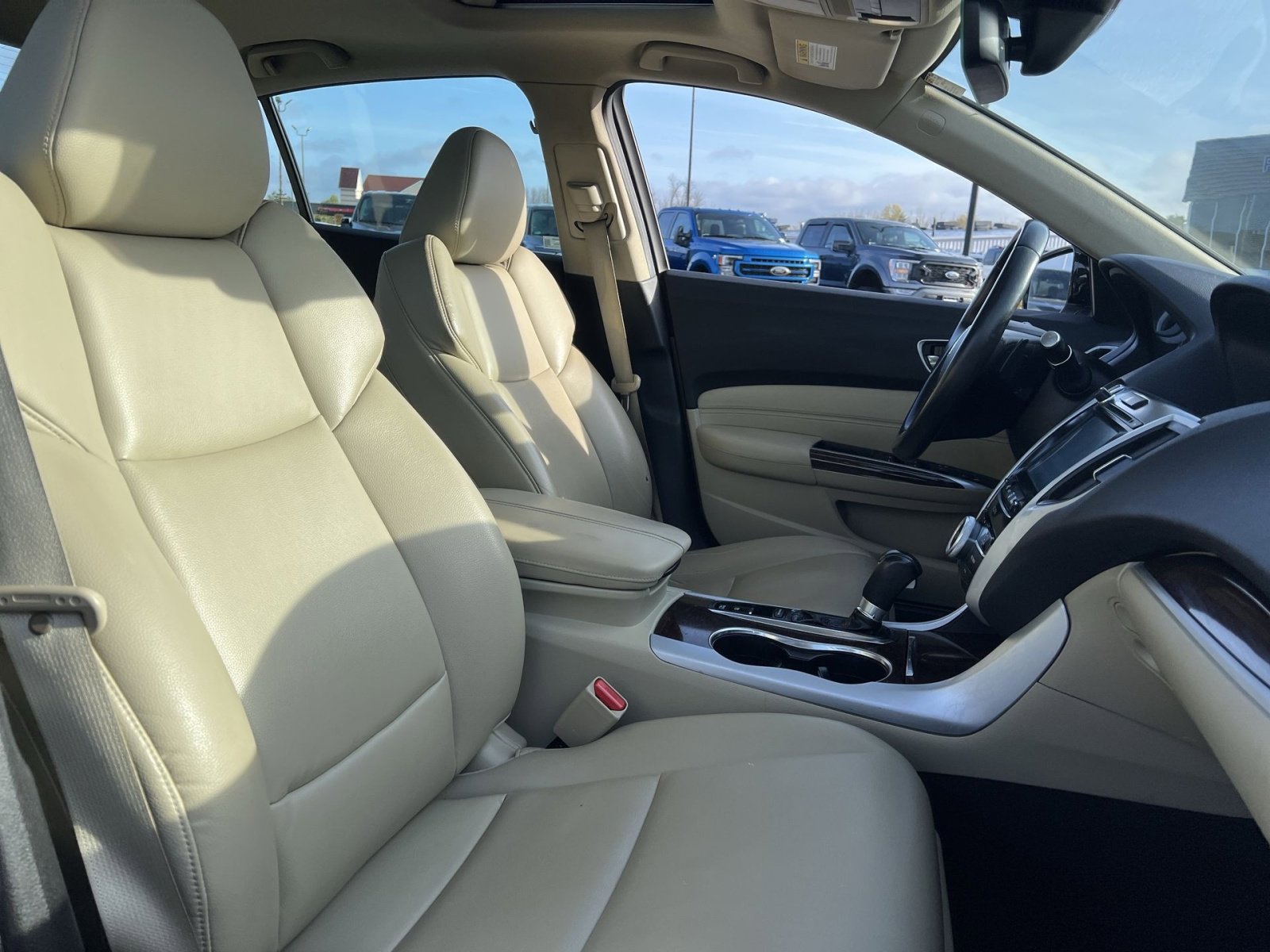 Used 2020 Acura TLX image 25