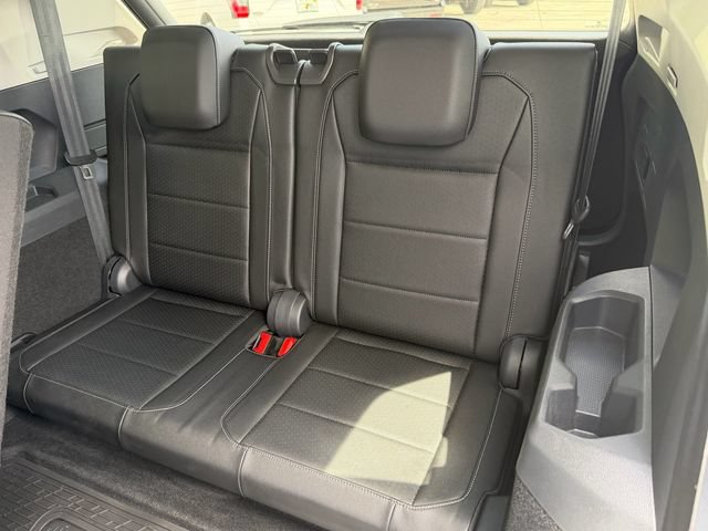 Used 2019 Volkswagen Tiguan SE w/ Panoramic Sunroof Package FWD image 14