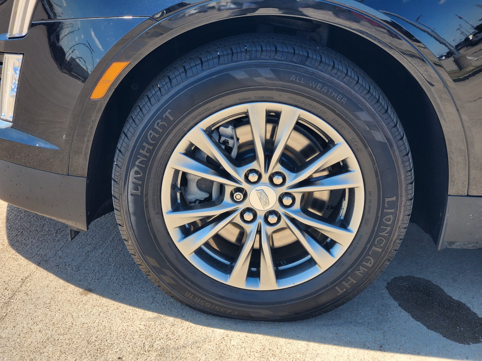 Used 2022 Cadillac XT5 Premium Luxury w/ LPO, Floor Liner Package AWD/4WD image 11