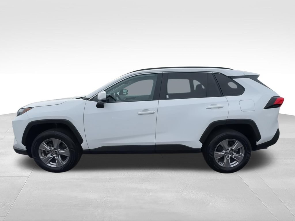 Used 2022 Toyota RAV4 XLE AWD/4WD image 6