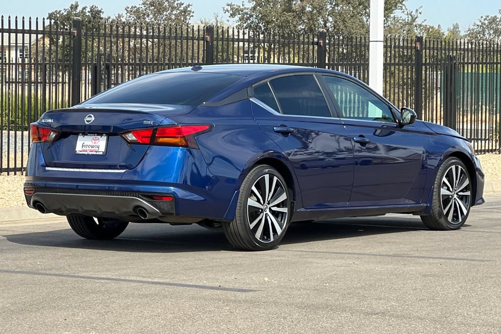Used 2022 Nissan Altima 2.5 SR FWD image 5