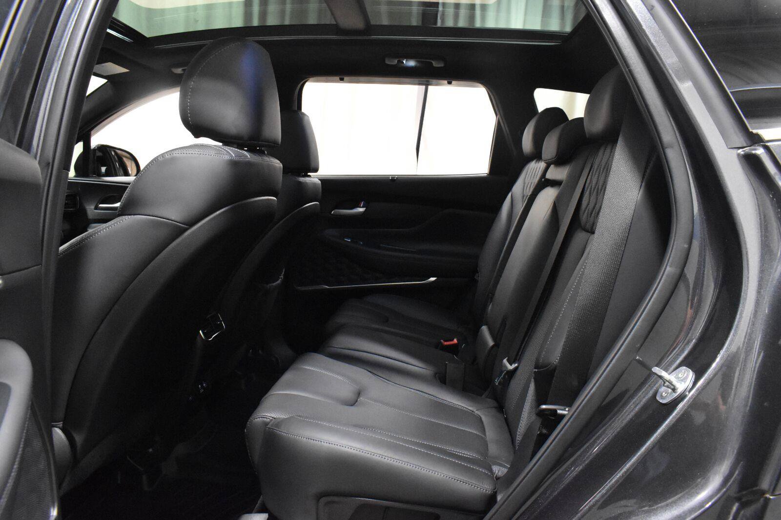 Used 2021 Hyundai Santa Fe Calligraphy AWD/4WD image 16