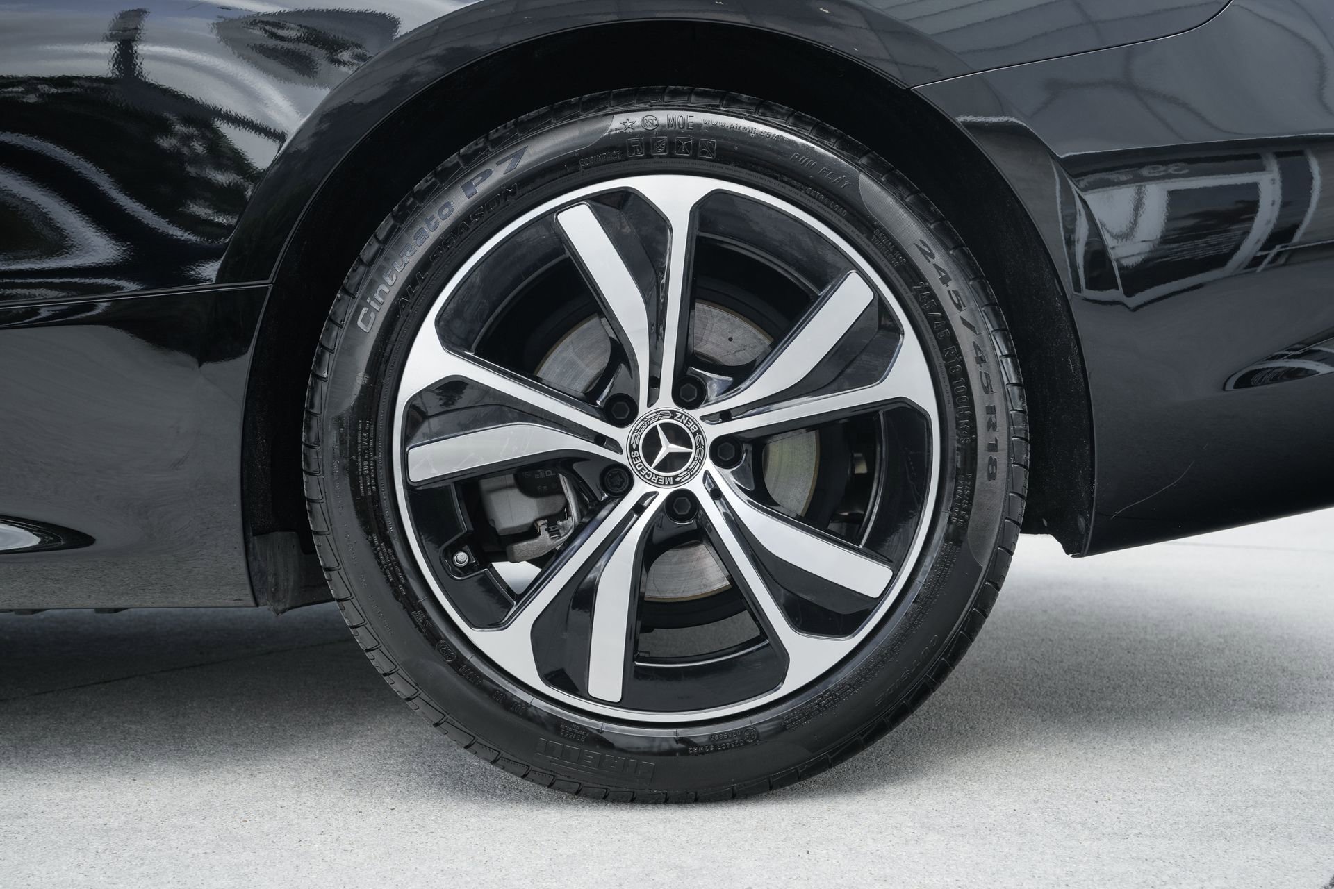 Used 2025 Mercedes-Benz CLE 300 4MATIC Cabriolet image 34