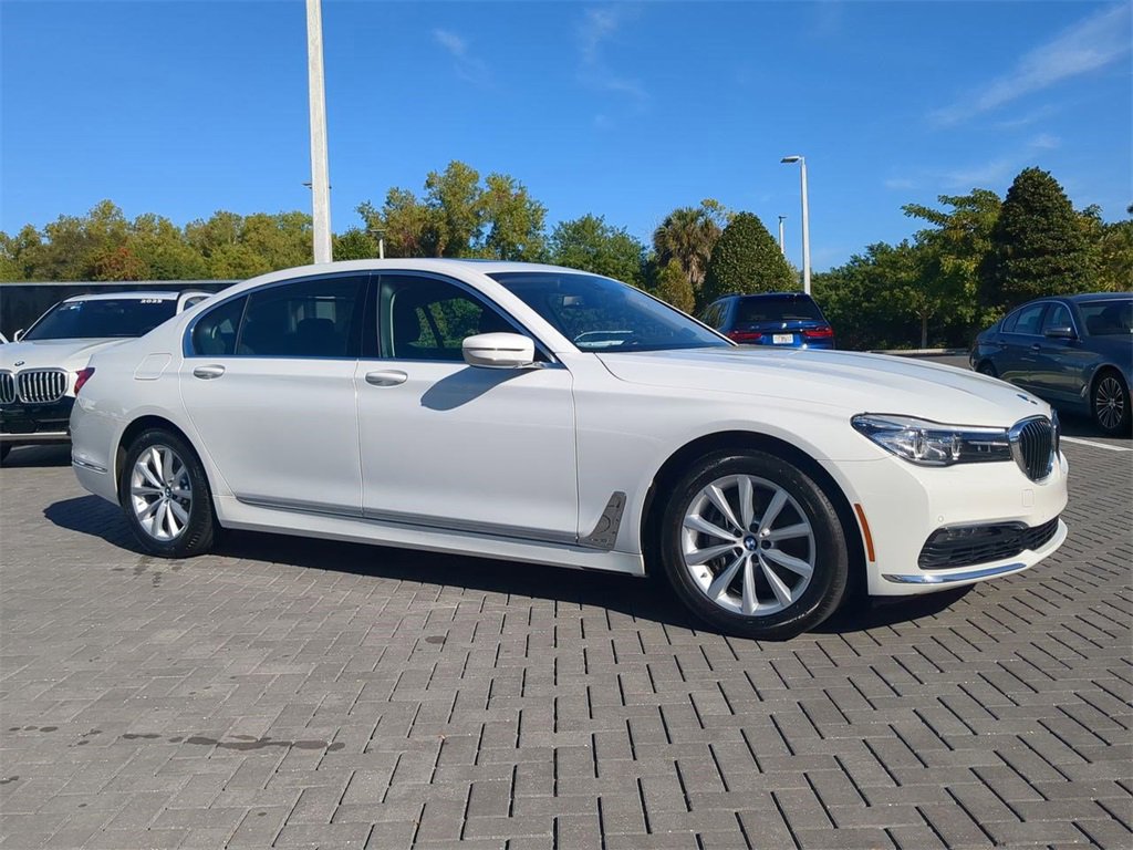 Used 2018 BMW 740i xDrive image 3