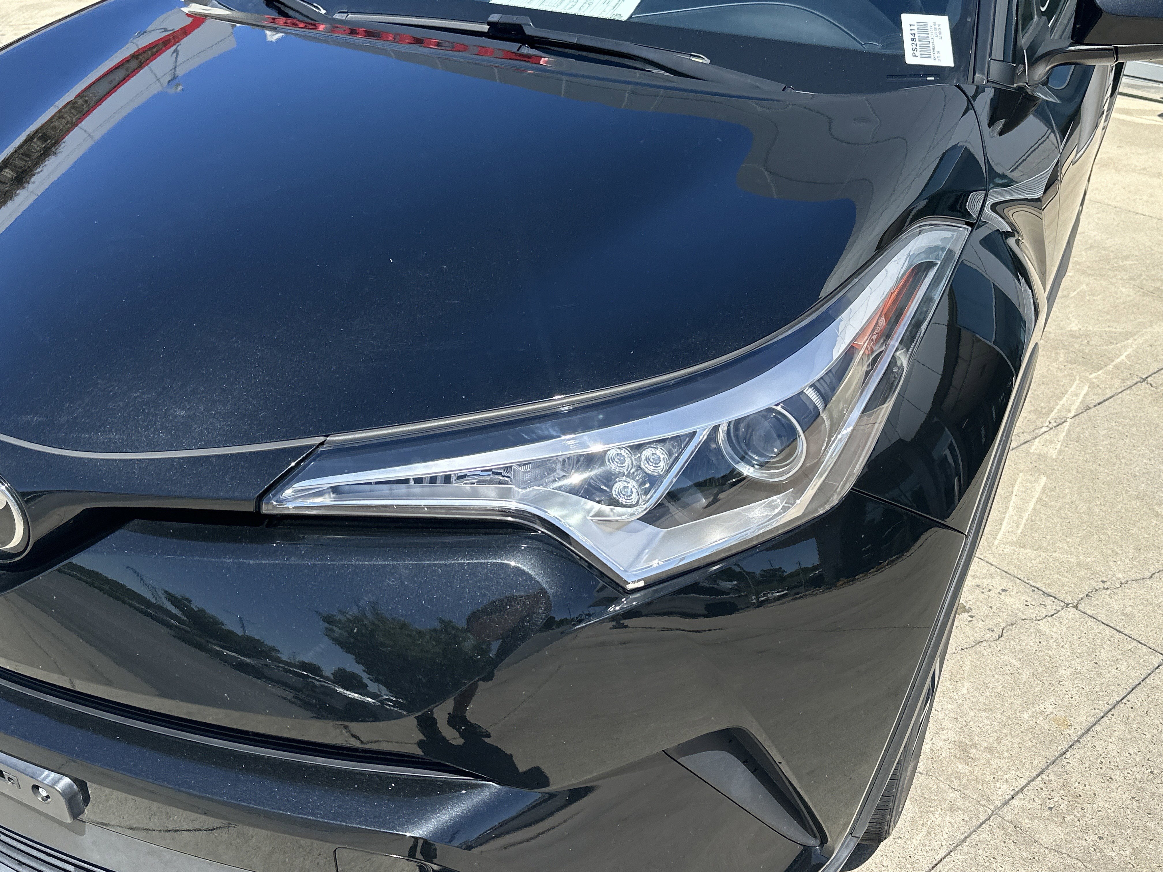 Used 2018 Toyota C-HR XLE FWD image 11