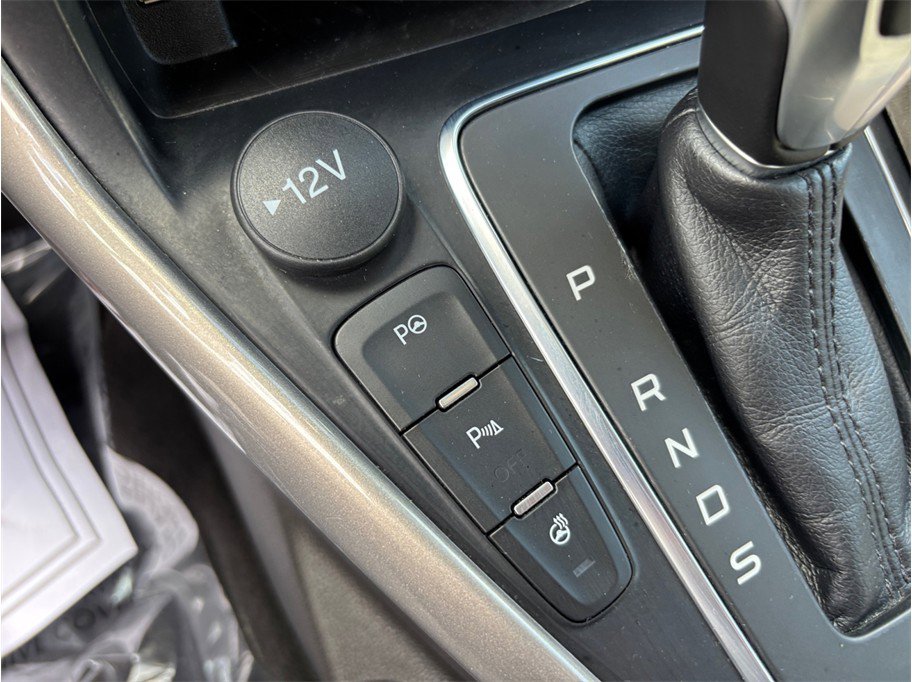 Used 2018 Ford Focus Titanium w/ Titanium Technology Package FWD image 35