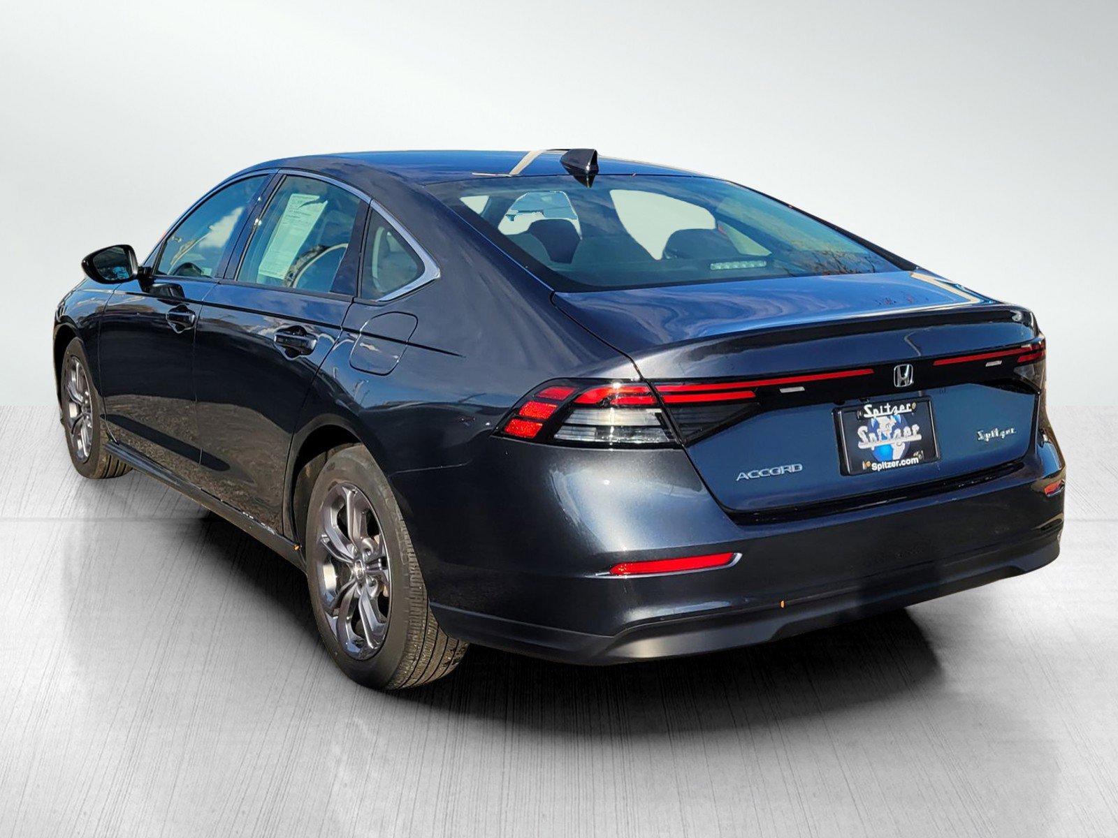 Used 2023 Honda Accord EX image 7