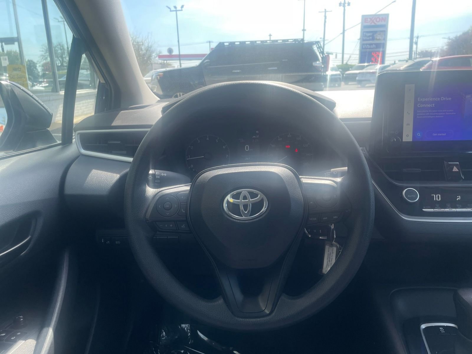 Used 2025 Toyota Corolla LE FWD image 32