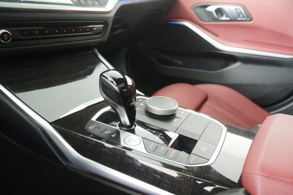 Used 2022 BMW 330e w/ M Sport Package RWD image 20