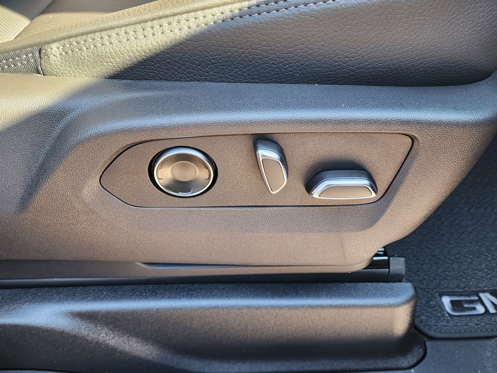 New 2026 GMC Yukon Denali w/ Sun & Power Step Package image 46