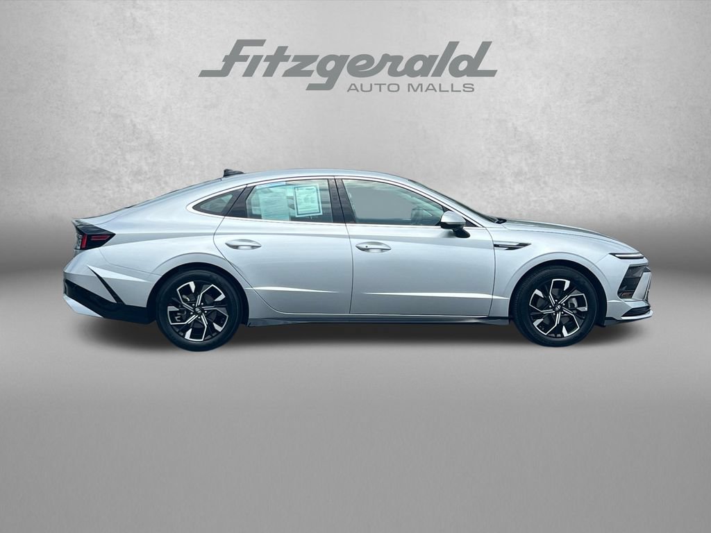 Used 2025 Hyundai Sonata SEL FWD image 3