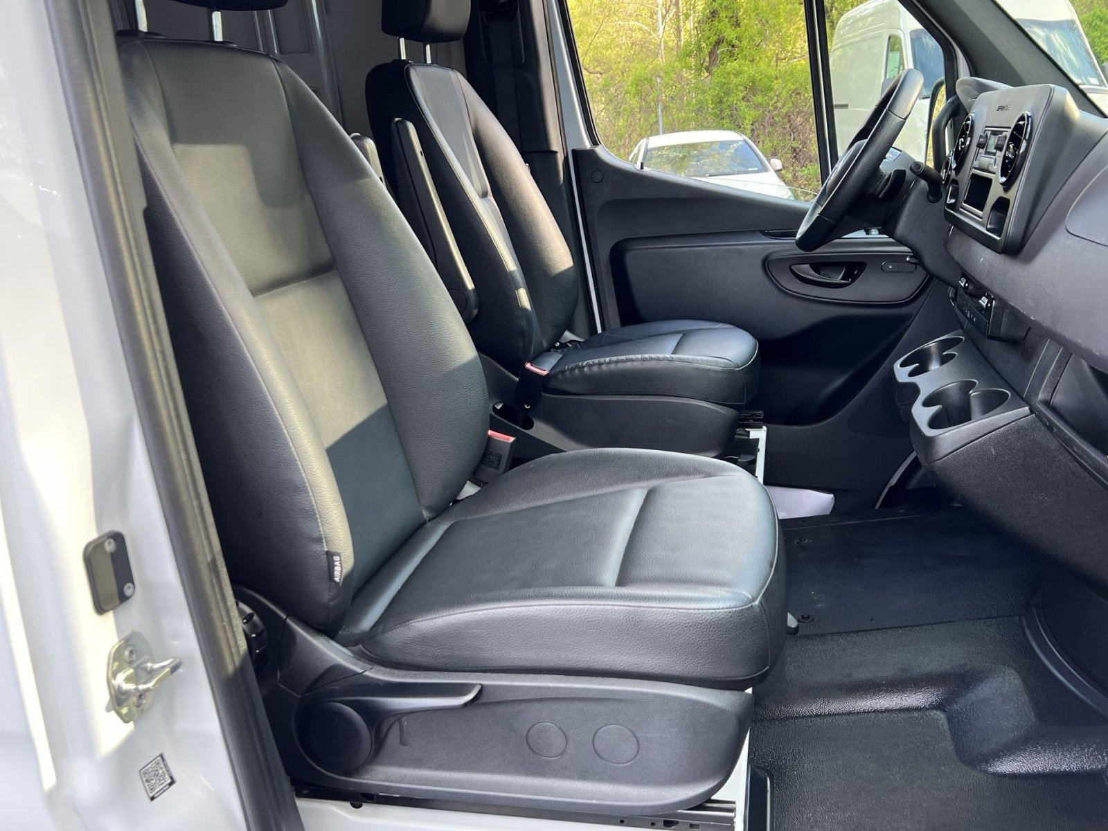 Used 2025 Mercedes-Benz Sprinter 2500 image 26
