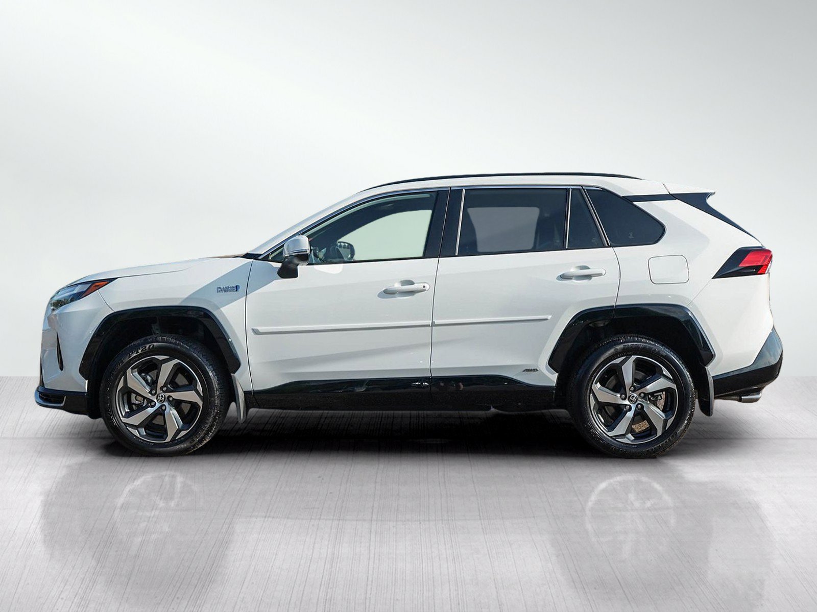 Used 2024 Toyota RAV4 SE w/ Weather & Moonroof Package AWD/4WD image 2