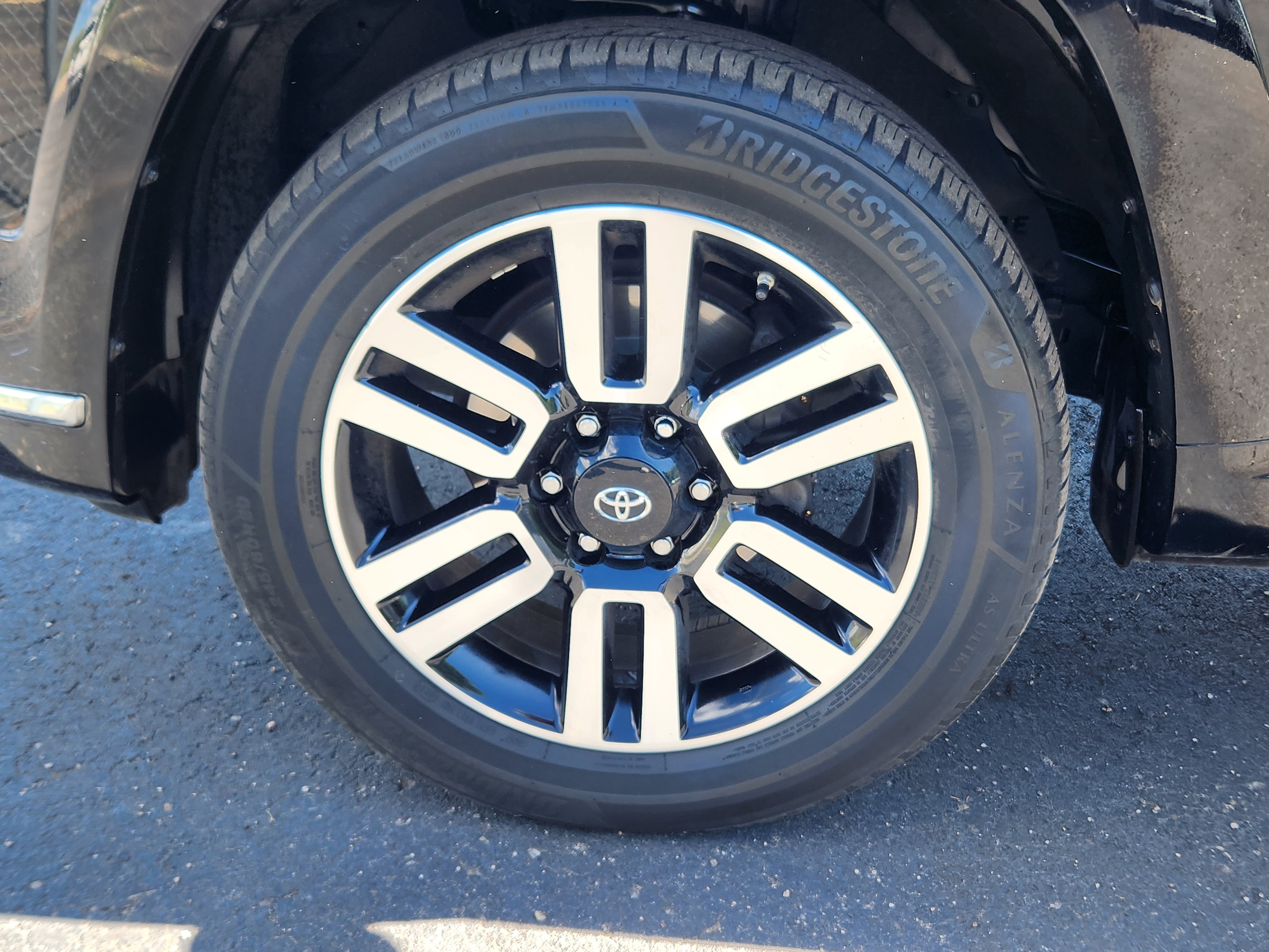Used 2019 Toyota 4Runner Limited w/ Preferred Accessory Package AWD/4WD image 21