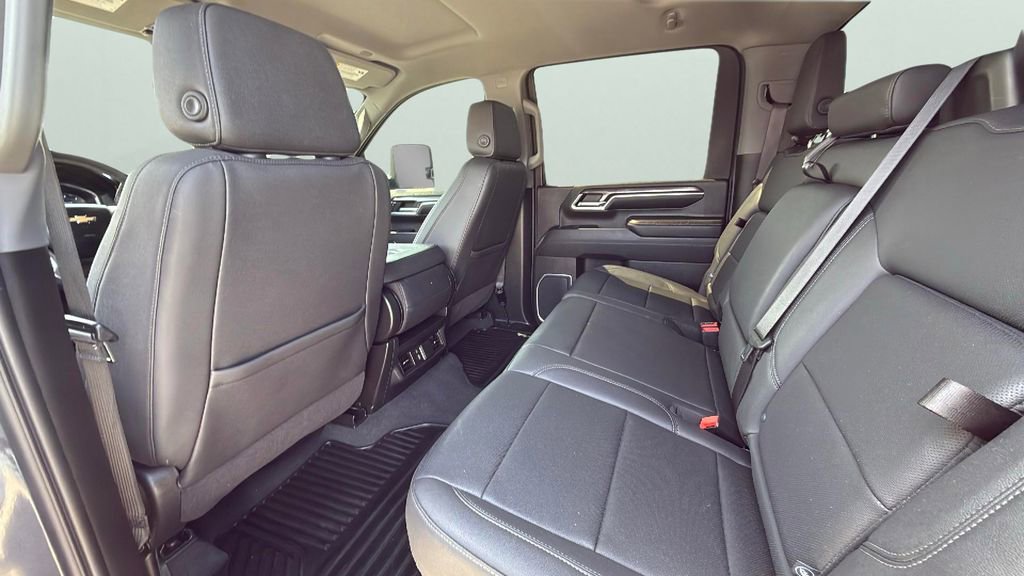 Used 2024 Chevrolet Silverado 2500 LTZ image 32
