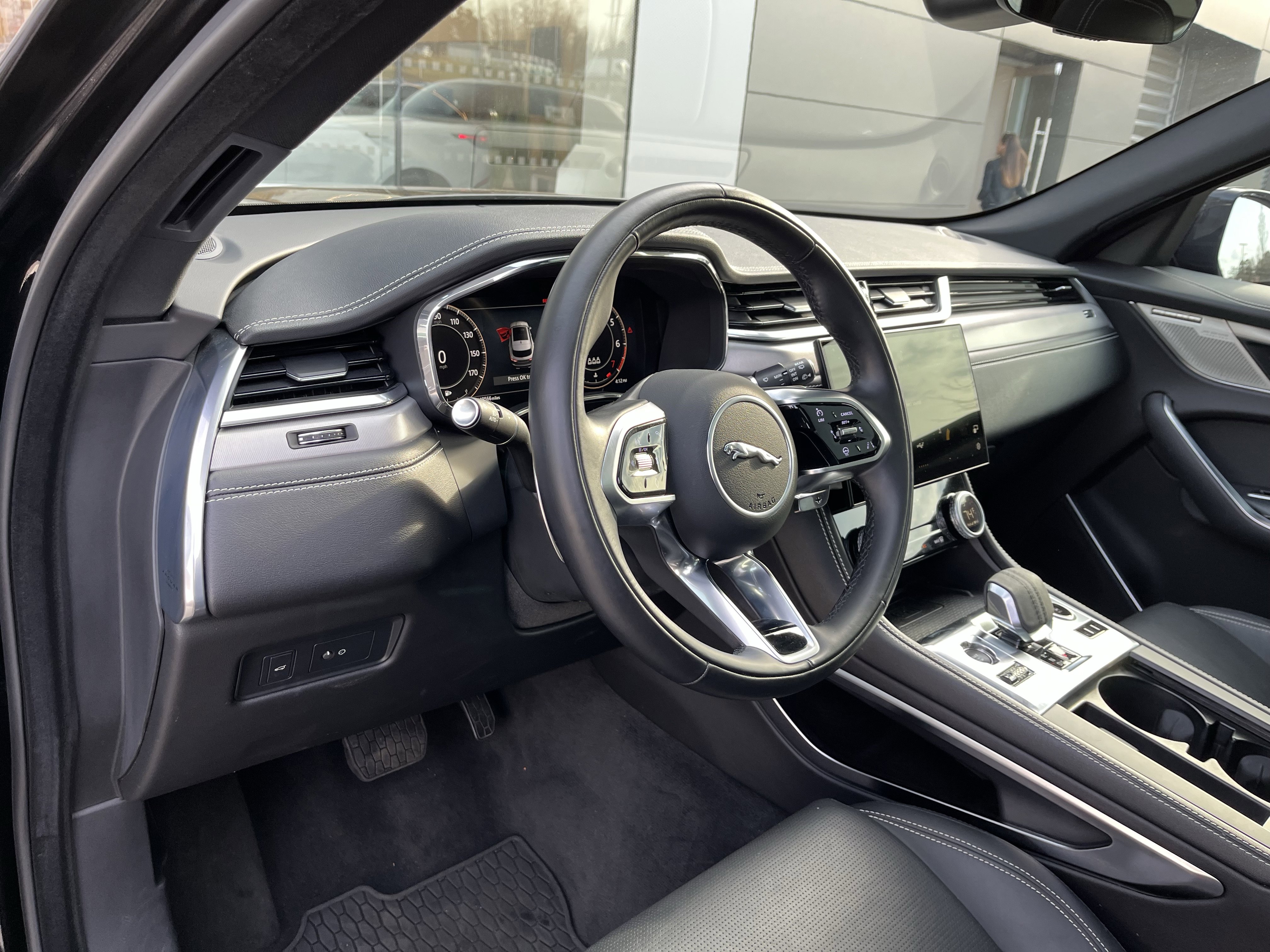 Certified 2024 Jaguar F-PACE R-Dynamic S image 20