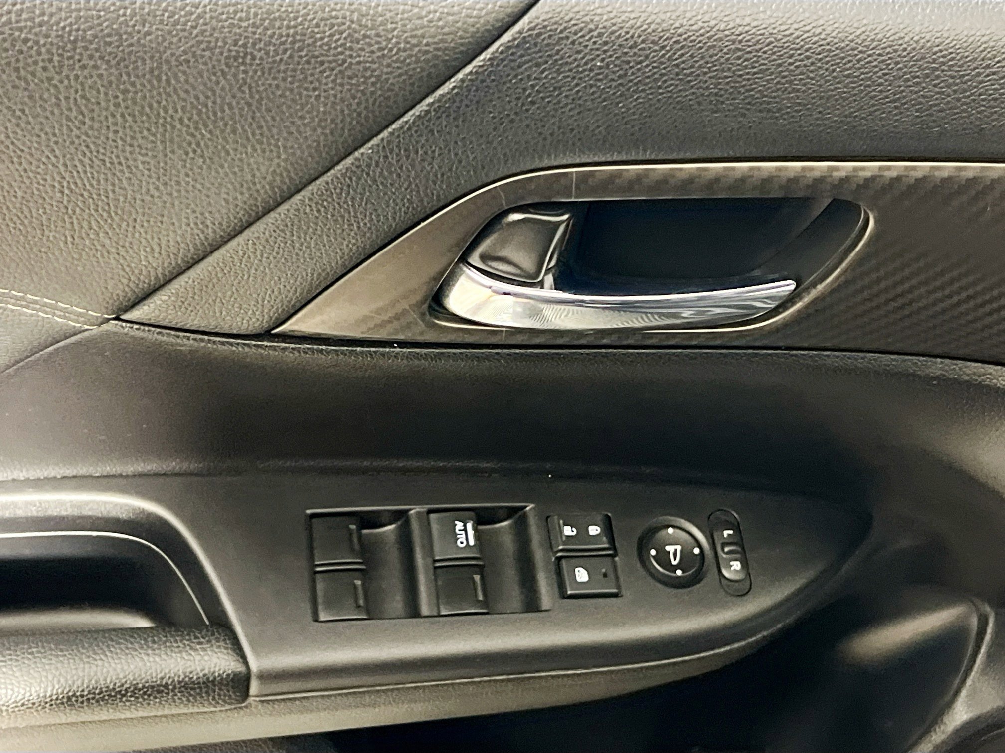 Used 2017 Honda Accord Sport image 16